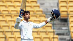 Ranji: ಮಯಾಂಕ್ ಅಬ್ಬರದ ಶತಕ: ಕರ್ನಾಟಕಕ್ಕೆ ಇನಿಂಗ್ಸ್ ಮುನ್ನಡೆ Ranji: ಮಯಾಂಕ್ ಅಬ್ಬರದ ಶತಕ: ಕರ್ನಾಟಕಕ್ಕೆ ಇನಿಂಗ್ಸ್ ಮುನ್ನಡೆ