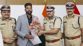 RCB ಸ್ಟಾರ್ ವೇಗದ ಬೌಲರ್‌ ಸಿರಾಜ್‌, ತೆಲಂಗಾಣ ಡಿಎಸ್‌ಪಿ 