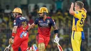 RCB vs CSK IPL 2025:  ಚೆನ್ನೈ ಗೆಲುವಿಗೆ 197 ರನ್‌ಗಳ ಗುರಿ ನೀಡಿದ ಆರ್‌ಸಿಬಿ: ರಜತ್‌ ಅರ್ಧಶತ