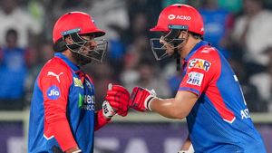DC vs LSG IPL 2025: ಸೋಲುವ ಪಂದ್ಯವನ್ನು ಗೆದ್ದು ಬೀಗಿದ ಡೆಲ್ಲಿ: ಆಶುತೋಷ್‌ ಸ್ಪೋಟಕ ಆಟ