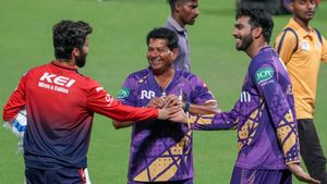 IPL 2025 RCB vs KKR: ಮಳೆಯಿಂದಾಗಿ ಪಂದ್ಯ ರದ್ದಾದರೆ ಏನಾಗುತ್ತದೆ? ಏನು ಹೇಳುತ್ತೆ ಐಪಿಎಲ್‌ ನಿಯಮ?