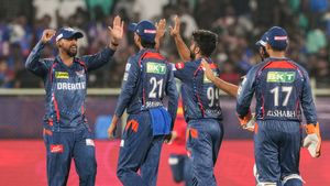 Shardul Thakur: ಸನ್‌ರೈಸರ್ಸ್‌ ತಂಡವನ್ನು ಪವರ್‌ಪ್ಲೇನಲ್ಲಿ ಕಟ್ಟಿ ಹಾಕಿದ ವೇಗಿ 
