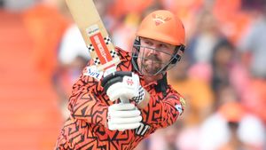 IPL 2025: ಜೋಫ್ರಾ ಆರ್ಚರ್‌ಗೆ ಬೆವರಿಳಿಸಿದ ಟ್ರಾವಿಸ್ ಹೆಡ್ ಸ್ಪೋಟಕ ಬ್ಯಾಟಿಂಗ್