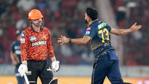 IPL 2025: ಸನ್ ರೈಸ್ ಆಗಲು ಬಿಡದ ಸಿರಾಜ್; ತವರಿನಲ್ಲಿ ಮಂಕಾದ ಕಮ್ಮಿನ್ಸ್ ಪಡೆ 
