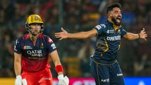 IPL  MVP: IPL  MVP: ಮೊಹಮ್ಮದ್ ಸಿರಾಜ್ ಉರಿ ಬೌಲಿಂಗ್ ದಾಳಿಗೆ ಬೆಚ್ಚಿದ ಆರ್‌ಸಿಬಿ
