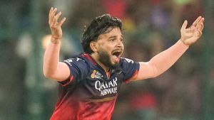 IPL 2025: ರಾಜಸ್ಥಾನ ವಿರುದ್ಧ ಸುಯಶ್ ಶರ್ಮಾ ಎಡವಟ್ಟು; ಆರ್‌ಸಿಬಿಗೆ 5 ರನ್ ಪೆನಾಲ್ಟಿ ಕೊಡಲಿಲ್ಲ ಏಕೆ?