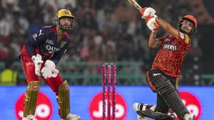 RCB vs SRH: ಇಶಾನ್‌ ಅಬ್ಬರದ ಆಟ; ಆರ್‌ಸಿಬಿಗೆ ಸವಾಲಿನ ಮೊತ್ತದ ಗುರಿ ನೀಡಿದ ಸನ್‌ 