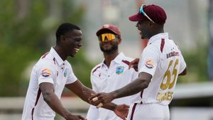 WI vs AUS Test: ಮೊದಲ ದಿನ ಬಿದ್ದ 14 ವಿಕೆಟ್‌ 
