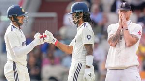 Manchester Test: ಇಂಗ್ಲೆಂಡ್‌ಗೆ ರಾಹುಲ್‌, ಗಿಲ್‌ ತಿರುಗೇಟಿನ ಉತ್ತರ: ಟೀಮ್ ಇಂಡಿಯಾಗೆ 137 ರನ್‌ ಹಿನ್ನಡೆ 
