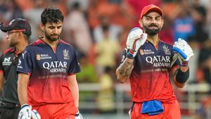 ಏಷ್ಯಾ ಕಪ್‌ನಲ್ಲಿ RCB ಪ್ಲೇಯರ್‌ಗೆ ಸಿಗದ ಅವಕಾಶ: ಬೆಂಚ್‌ ಕಾಯ್ದು ಸುಸ್ತಾದ ಸ್ಟಾರ್‌ 