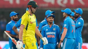 IND vs AUS ODI: ಸರಣಿಗೂ ಮುನ್ನ ಆಸೀಸ್‌ ತಂಡಕ್ಕೆ ದೊಡ್ಡ ಪೆಟ್ಟು: ಸ್ಟಾರ್ ಆಲೌಂಡರ್‌ ಔಟ್