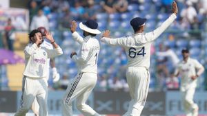 IND vs WI: ಕುಲ್‌ದೀಪ್‌ ಪಂಚ್‌ಗೆ ವಿಂಡೀಸ್‌ ತಬ್ಬಿಬ್ಬು: ಪ್ರವಾಸಿ ತಂಡ 248 ರನ್‌ಗೆ ಆಲೌಟ್ 