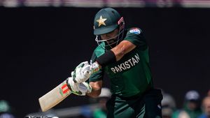 807 ದಿನಗಳ ಬಳಿಕ ಏಕದಿನ ಕ್ರಿಕೆಟ್‌ನಲ್ಲಿ ಶತಕ ಬಾರಿಸಿದ ಬಾಬರ್ ಅಜಮ್ 