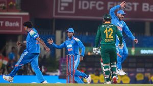 ದೊಡ್ಡ ಮೊತ್ತ ಕಲೆ ಹಾಕಿದರೂ ಭಾರತಕ್ಕೆ ಪ್ರಯಾಸದ ಜಯ: ವಿರಾಟ್‌, ರೋಹಿತ್‌ ದಾಖಲೆ 