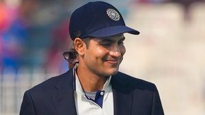 ದಕ್ಷಿಣ ಆಫ್ರಿಕಾ ವಿರುದ್ಧದ ಏಕದಿನ ಸರಣಿಯಿಂದ ಇಬ್ಬರು ಸ್ಟಾರ್ ಆಟಗಾರರು ಔಟ್‌! ಕನ್ನಡಿಗನ ಮೇಲೆ ಕಣ್ಣು 