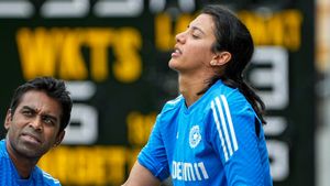 ವೈರಲ್ ಆಗಿದ್ದ 'ಮದುವೆ ಫೋಟೋ' ಡಿಲೀಟ್ ಮಾಡಿ ಸದ್ದು ಮಾಡಿದ ಸ್ಮೃತಿ