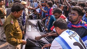 ಕೋಲ್ಕತ್ತಾದ ಫುಟ್ಬಾಲ್‌ ಮೈದಾನದಲ್ಲಿ ಗಲಾಟೆ: ಫೋಟೋಗಳಲ್ಲಿ