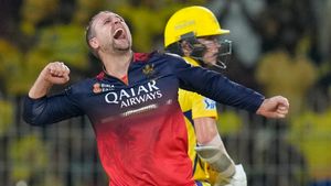 IPL 2026 Auction: ಹರಾಜಿನಲ್ಲಿ ಇಂಗ್ಲೆಂಡ್‌ ಆಲ್‌ರೌಂಡರ್‌ಗೆ 5 ತಂಡಗಳ ಗಾಳ