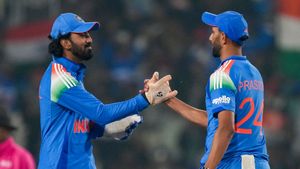 IND vs SA 3rd ODI: ಭಾರತ ತಂಡದಲ್ಲಿ ಬದಲಾವಣೆ ಸಾಧ್ಯತೆ, ಆಲ್‌ರೌಂಡರ್‌ ಎಂಟ್ರಿ? 
