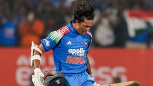  Yashasvi Jaiswal: ಶತಕ ಬಾರಿಸಿ ಎಲೈಟ್‌ ಕ್ಲಬ್‌ಗೆ ಎಂಟ್ರಿ ನೀಡಿದ ಯಶಸ್ವಿ ಜೈಸ್ವಾಲ್ 