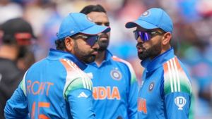 ಬಿಸಿಸಿಐ ಮೇಜರ್ ಸರ್ಜರಿ: ಟೀಮ್ ಇಂಡಿಯಾ ಸ್ಟಾರ್ಸ್‌ ವಿರಾಟ್ ಕೊಹ್ಲಿ, ರೋಹಿತ್‌ಗೆ ಡಿಮೋಷನ್, ವೇತನ ಕಡಿತ ಸಾಧ್ಯತೆ   