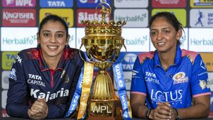 WPL 2026: ಮುಂಬೈ ವಿರುದ್ಧ ಟಾಸ್ ಗೆದ್ದ ಆರ್‌ಸಿಬಿ ಬೌಲಿಂಗ್ ಆಯ್ಕೆ 