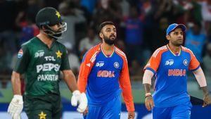 PCB ಜೊತೆ ಮಾತುಕತೆ ನಡೆಸಿದ ICC: ಭಾರತದ ವಿರುದ್ಧ ಪಾಕ್‌ ಕಣಕ್ಕೆ ಇಳಿಯುವ ಸಾಧ್ಯತೆ 