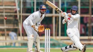 Ranji Trophy Final: ಕರ್ನಾಟಕ ವಿರುದ್ಧ ಜಮ್ಮು ಕಾಶ್ಮಿರಕ್ಕೆ ದಿನದ ಗೌರವ: ಶುಭಂ ಶತಕ