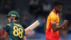 ಆರ್‌ಸಿಬಿ ಆಟಗಾರನ ಮಾರಕ ಬೌಲಿಂಗ್ ದಾಳಿಗೆ ತತ್ತರಿಸಿದ ಆಸ್ಟ್ರೇಲಿಯಾ: ಜಿಂಬಾಬ್ವೆ ಭರ್ಜರಿ ಗೆಲುವು  