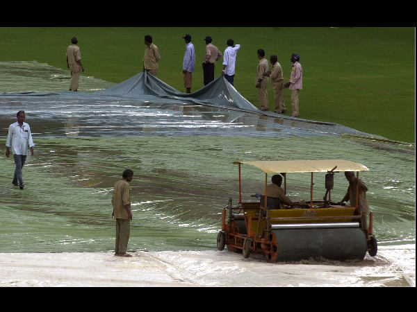 ಪ್ರತಿ ಓವರಿನಲ್ಲಿ ಎಷ್ಟು ರನ್ ಹೋಗುತ್ತದೆ
