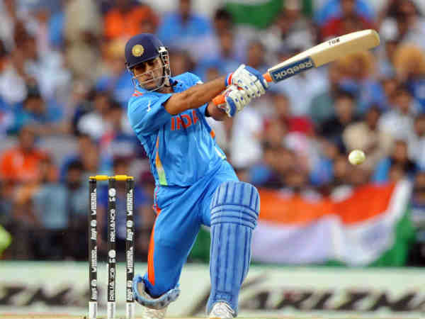 ರೈಸಿಂಗ್ ಪುಣೆ ಸೂಪರ್ ಜೈಂಟ್ಸ್ 23 (16 ಭಾರತ, 7 ವಿದೇಶಿ)