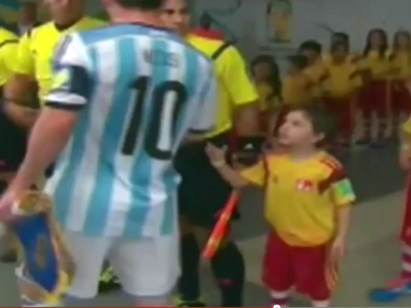 ಮೆಕ್ ಡೋನಾಲ್ಡ್ ಪ್ಲೇಯರ್ ಎಸ್ಕಾರ್ಟ್