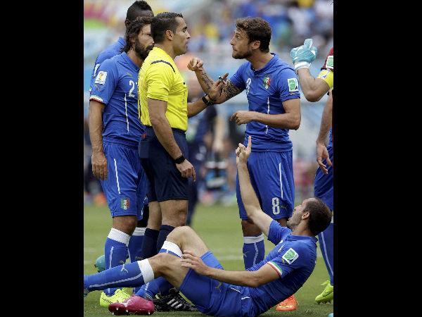 ಇಟಲಿಯ ಅಟಗಾರರು vs ರೆಫ್ರಿ ರೊಡ್ರಿಗೇಜ್