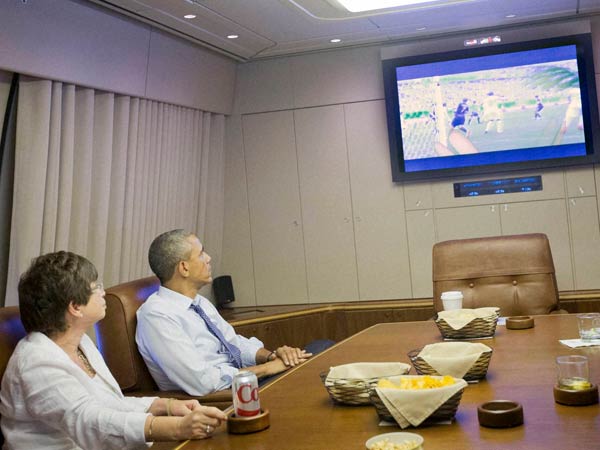 ಏರ್ ಪೋರ್ಸ್ ಒನ್ ನಲ್ಲಿ ಪಂದ್ಯ ವೀಕ್ಷಣೆ