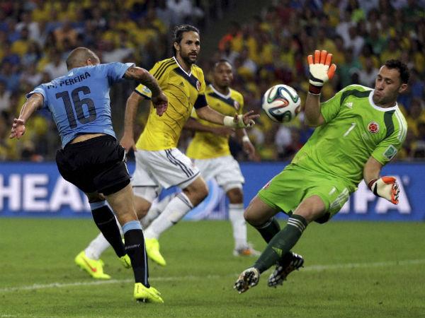 ಒರಟಾಟಕ್ಕಿಳಿದ ಉರುಗ್ವೆ ಆಟಗಾರರು