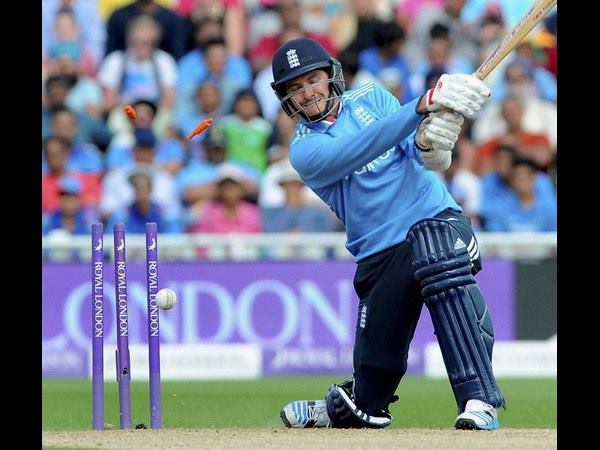 ಗರ್ನೆ ಕ್ಲೀನ್ ಬೋಲ್ಡ್ 