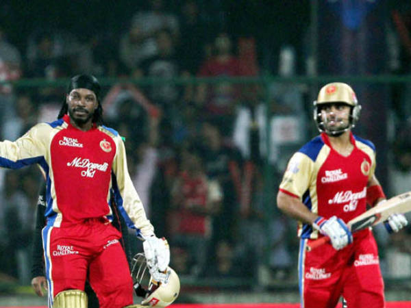 ರಾಯಲ್ ಚಾಲೆಂಜರ್ಸ್ ಬೆಂಗಳೂರು (25, 9 overseas) 