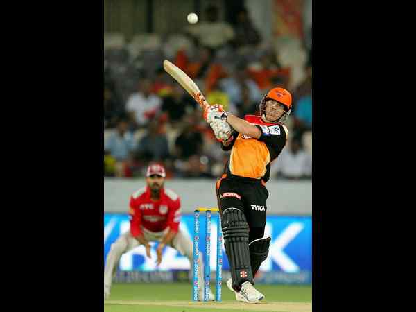 ವಾರ್ನರ್ ಆರ್ಭಟಕ್ಕೆ ಮಂಕಾದ ಪ್ರೀತಿ ಹುಡುಗರು