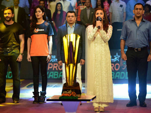 ಪ್ರೇಕ್ಷಕರ ಗ್ಯಾಲರಿಯಲ್ಲಿ ಎಂಎಸ್ ಧೋನಿ