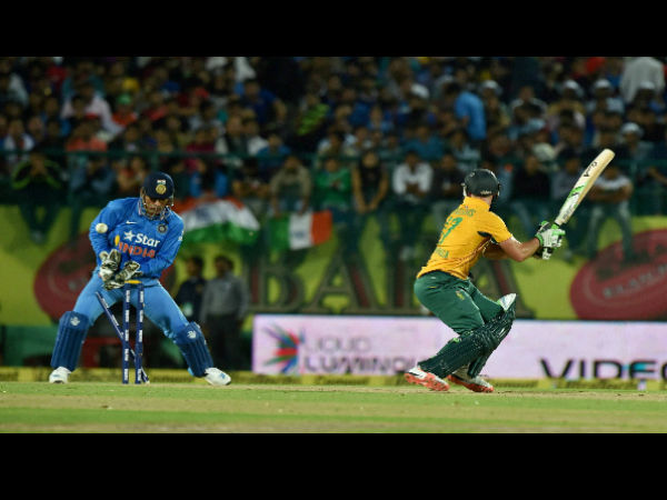 ಅಶ್ವಿನ್ ಸ್ಪಿನ್‌ಗೆ ವಿಕೆಟ್ ಕೊಟ್ಟ ಎಬಿಡಿ