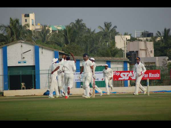 ಫಲಿತಾಂಶ: ಪಂದ್ಯ ಡ್ರಾ, ಕರ್ನಾಟಕಕ್ಕೆ 3 ಅಂಕ, ದೆಹಲಿಗೆ 1.