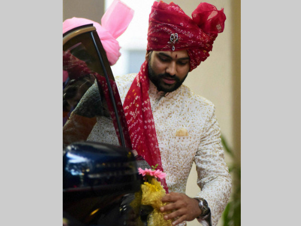 ಟ್ರಾಯ್ ಕೋಸ್ಟಾ ವಸ್ತ್ರ ವಿನ್ಯಾಸ