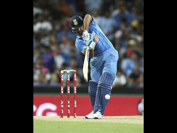 ರೋಹಿತ್ ಅರ್ಧಶತಕ