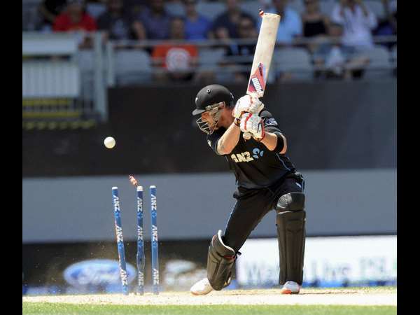 ರನ್ ಚೇಸ್ ನಲ್ಲಿ ಆಸ್ಟ್ರೇಲಿಯಾ ಕುಸಿತ