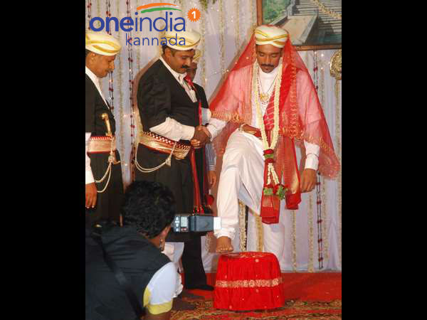 ಕೊಡವ ಸಂಪ್ರದಾಯದಂತೆ ಮದುವೆ