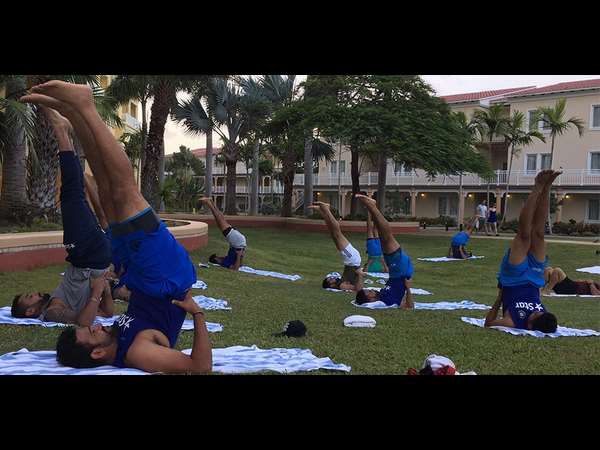 ಯೋಗಾಸನ ನೋಡಿ