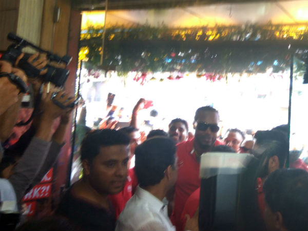 ಜನರ ನೂಕುನುಗ್ಗಲು 