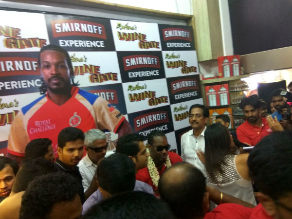 ಗೇಲ್ ಬಂದಿದ್ದರಿಂದ ಟ್ರಾಫಿಕ್ ಜಾಮ್