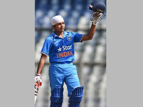 India U-19 beat England by 230 runs to take 3-1 lead India U-19 beat England by 230 runs to take 3-1 lead