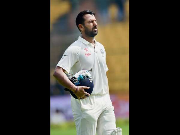 ಪೆವಿಲಿಯನ್ ನತ್ತ ಪೂಜಾರ ಪೆವಿಲಿಯನ್ ನತ್ತ ಪೂಜಾರ